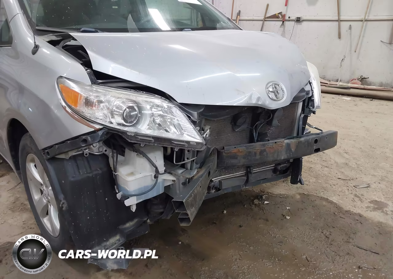 2013 Toyota Sienna Le V6 8 Passenger VIN:5TDKK3DC1DS403593 - 6