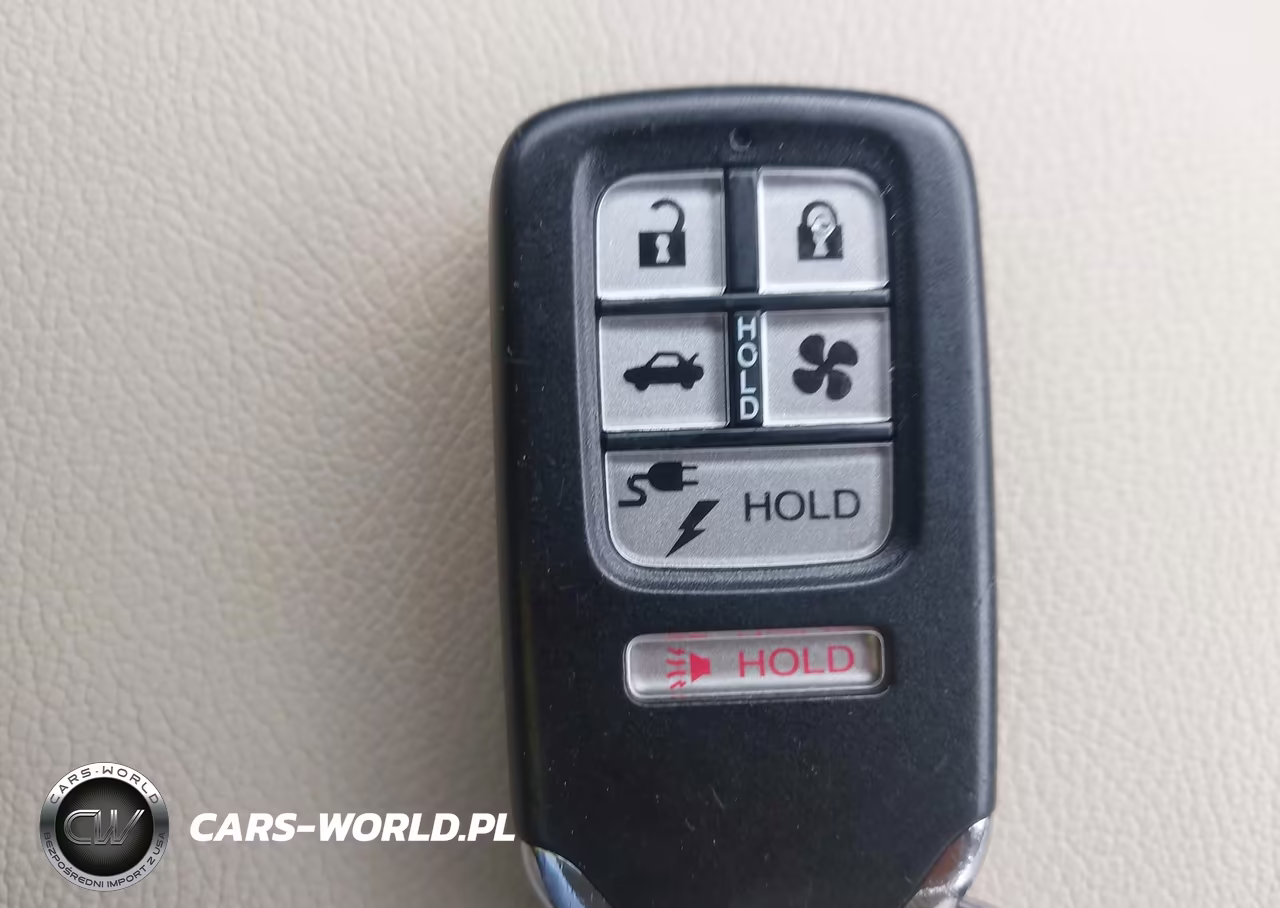 2018 Honda Clarity Plug-In Hybrid VIN:JHMZC5F12JC013682 - 11