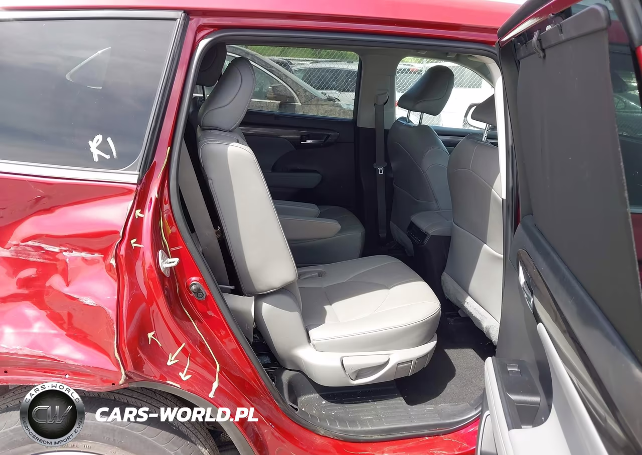 2023 Toyota Highlander Limited VIN:5TDKDRBHXPS034765 - 8