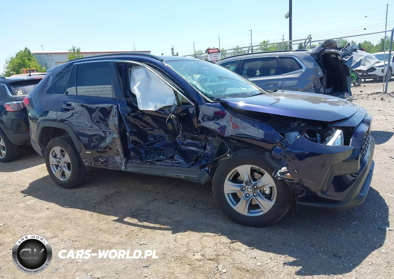 2025 Toyota Rav4 Hybrid Xle VIN:4T3RWRFVXSU185427 - 13