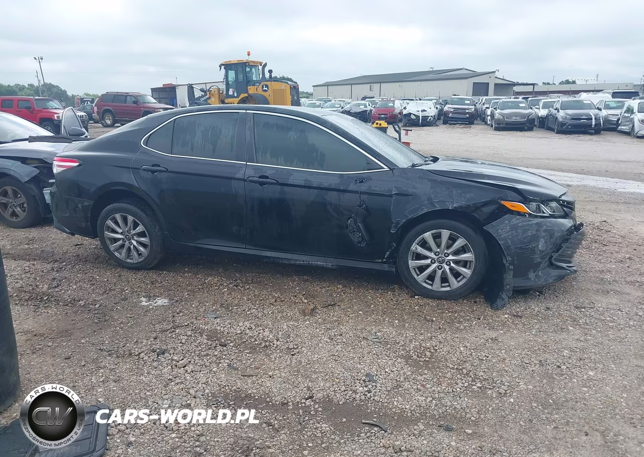 2019 Toyota Camry Le VIN:4T1B11HK5KU216953 - 13