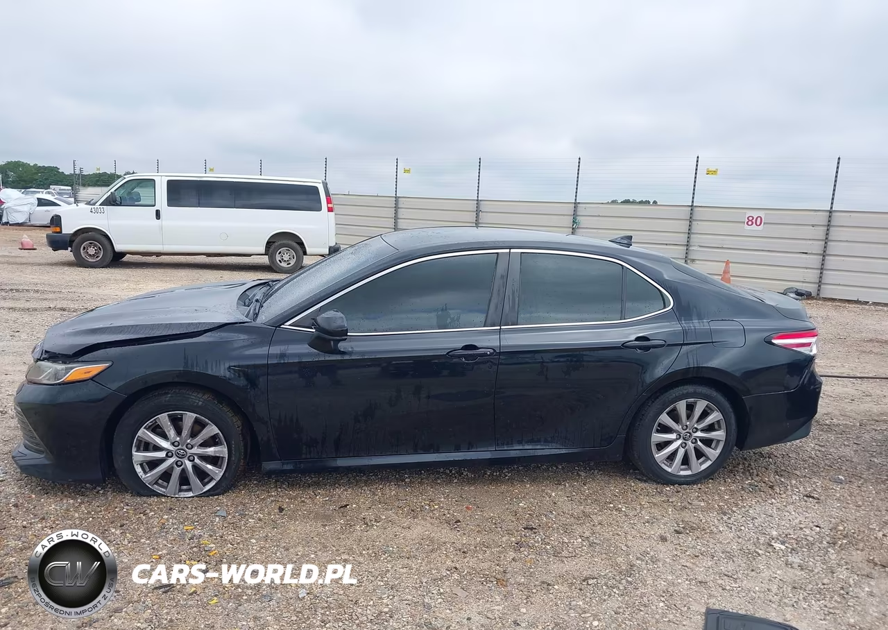 2019 Toyota Camry Le VIN:4T1B11HK5KU216953 - 14