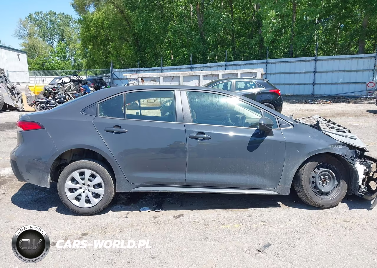 2025 Toyota Corolla Hybrid Le VIN:JTDBCMFEXS3084811 - 13