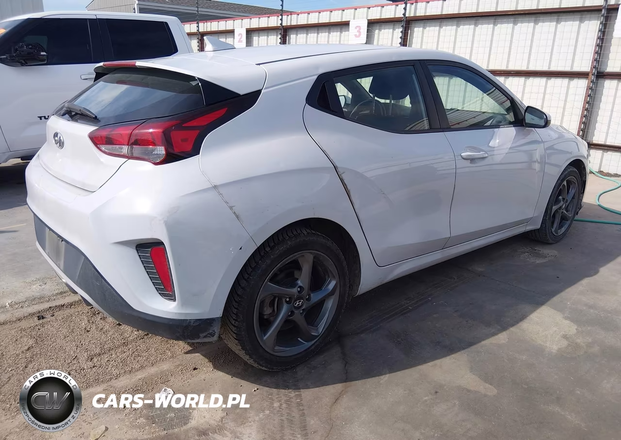 2020 Hyundai Veloster 2.0 VIN:KMHTG6AF1LU024606 - 4