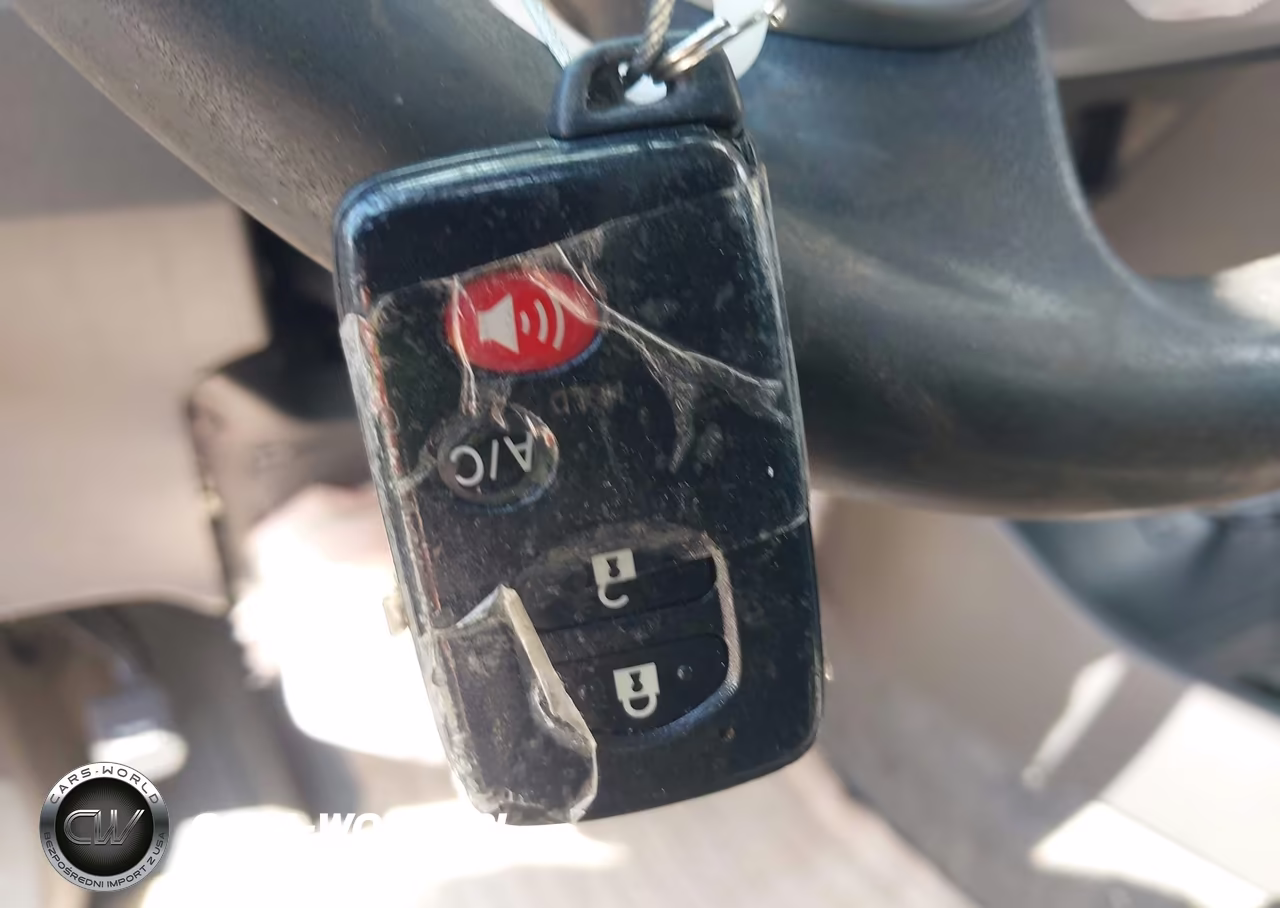 2011 Toyota Prius Three VIN:JTDKN3DUXB1380390 - 11