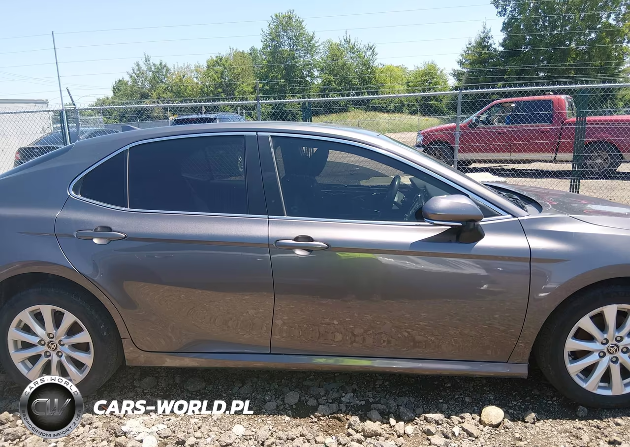 2020 Toyota Camry Le VIN:4T1L11AK4LU996072 - 14