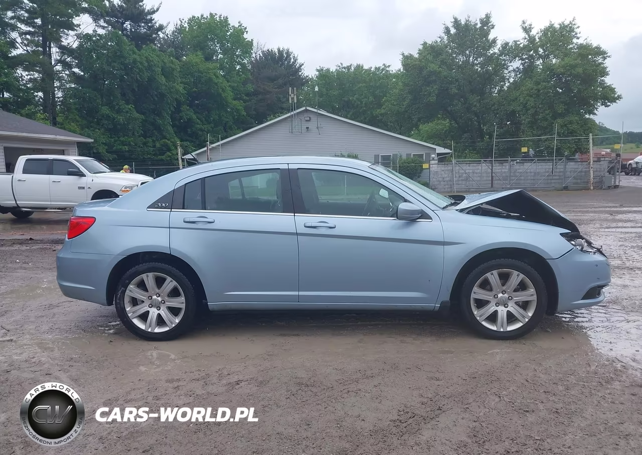 2013 Chrysler 200 Touring VIN:1C3CCBBBXDN705805 - 13