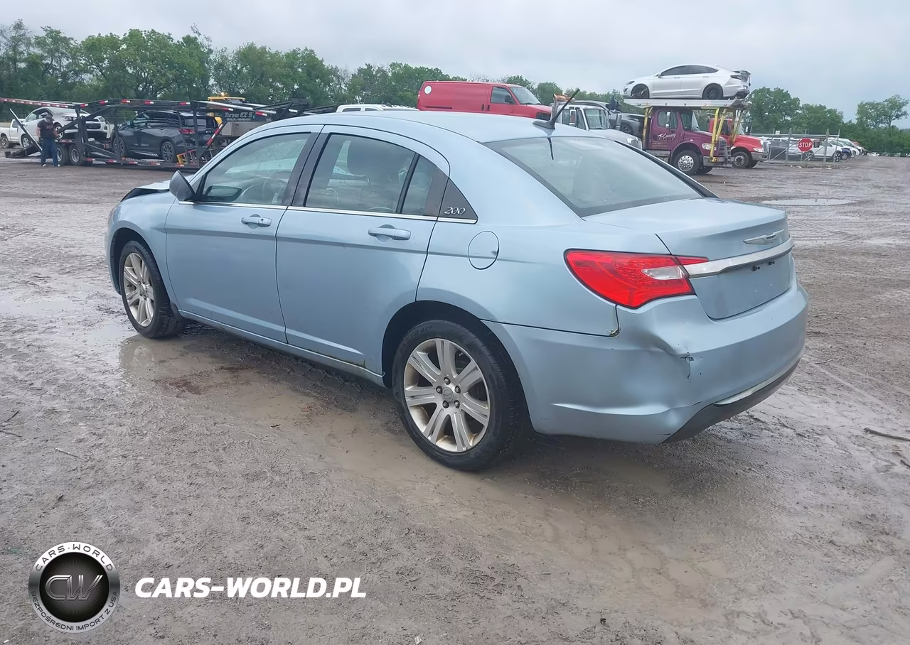 2013 Chrysler 200 Touring VIN:1C3CCBBBXDN705805 - 3