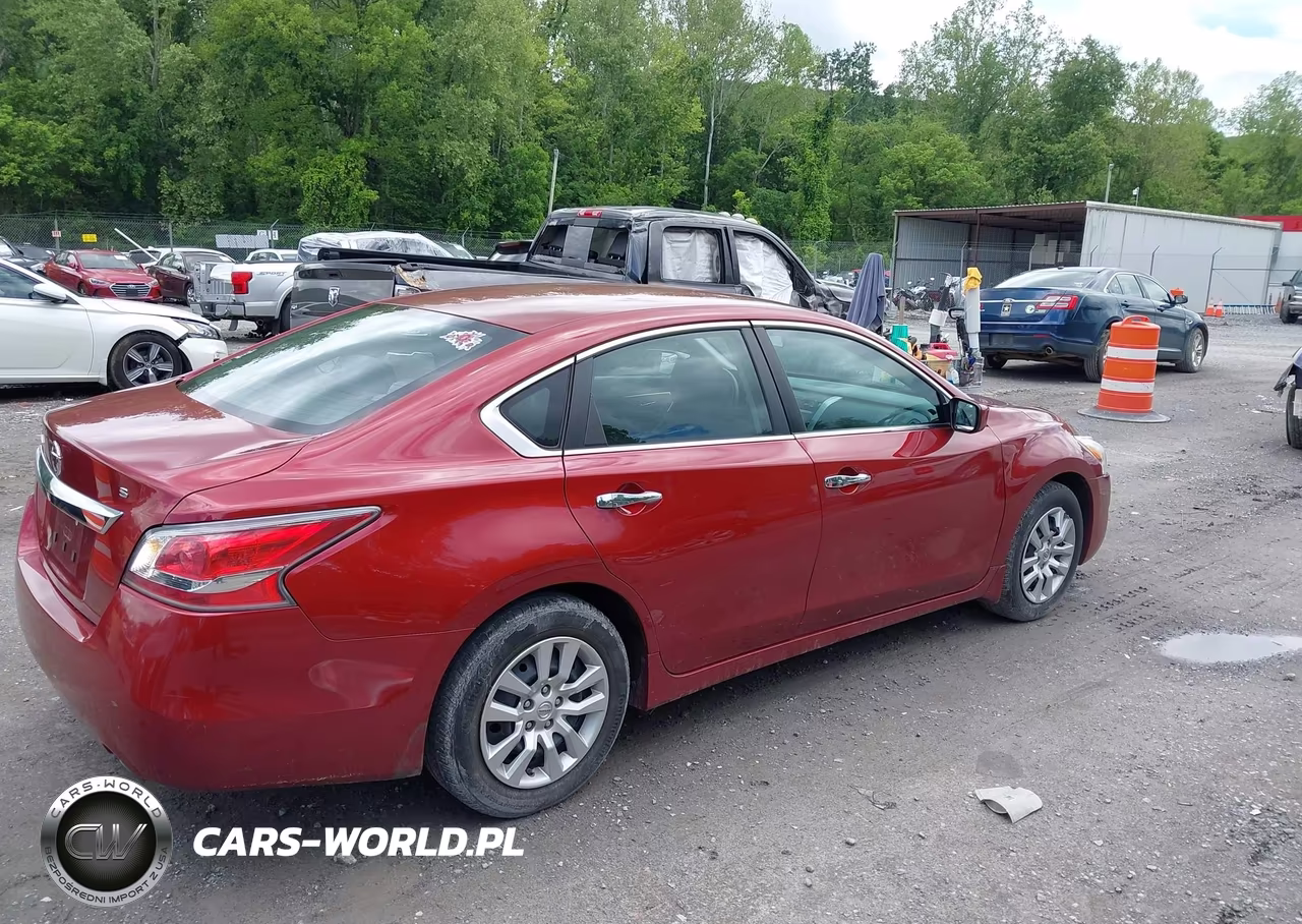 2015 Nissan Altima 2.5 S VIN:1N4AL3AP2FC476319 - 4