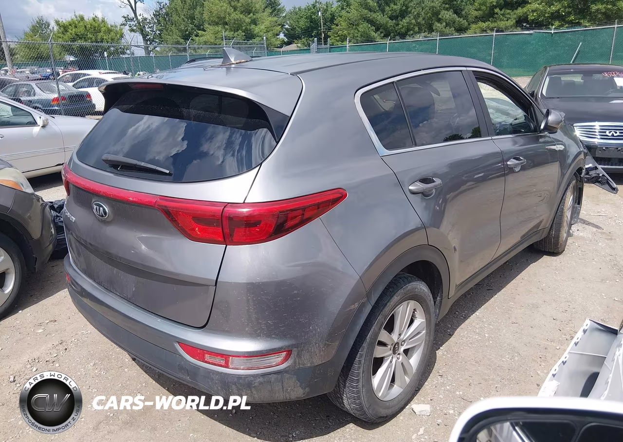 2018 Kia Sportage Lx VIN:KNDPM3AC9J7402105 - 4