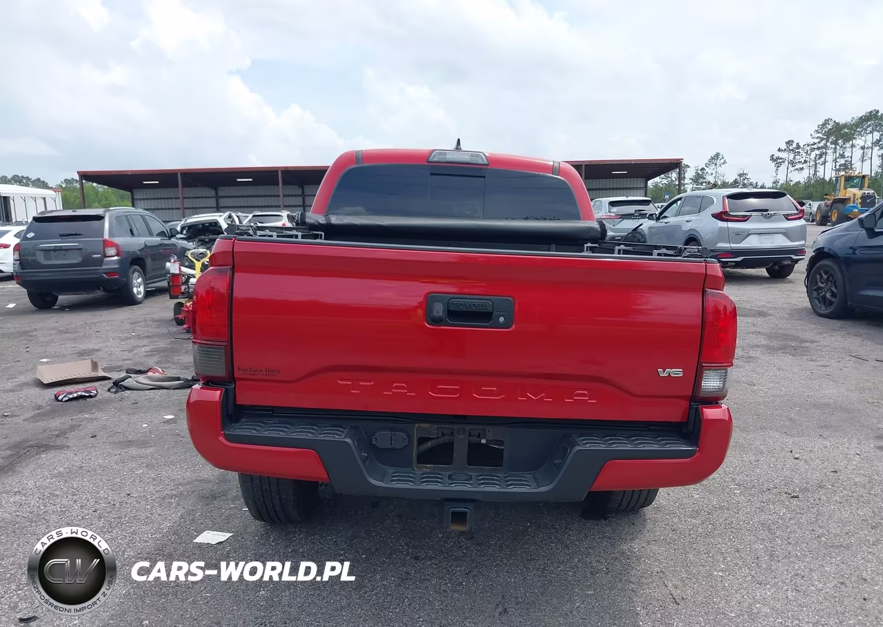 2018 Toyota Tacoma Trd Sport VIN:3TMCZ5AN7JM128325 - 16