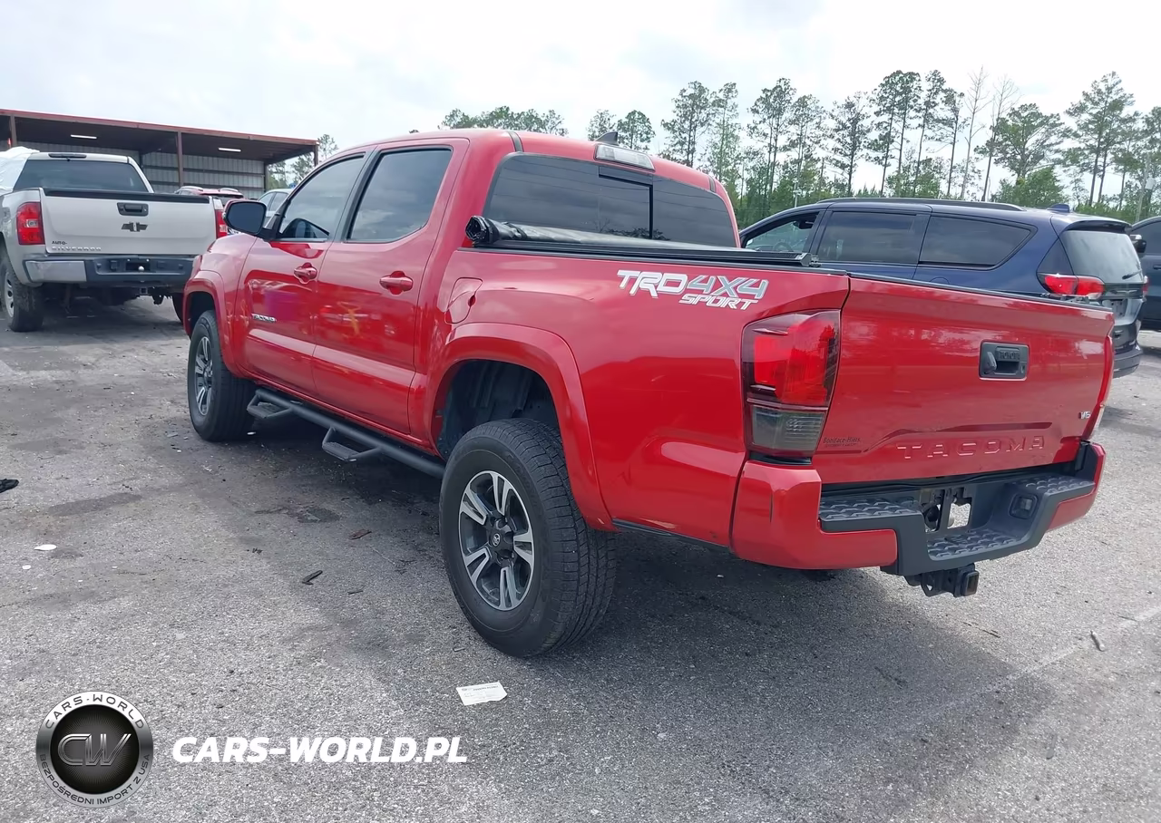 2018 Toyota Tacoma Trd Sport VIN:3TMCZ5AN7JM128325 - 3