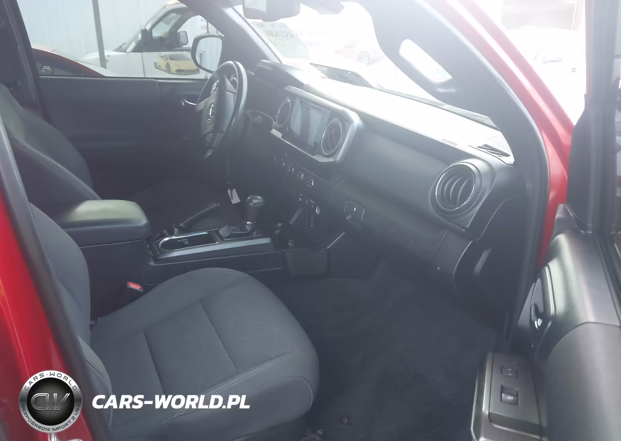 2018 Toyota Tacoma Trd Sport VIN:3TMCZ5AN7JM128325 - 5
