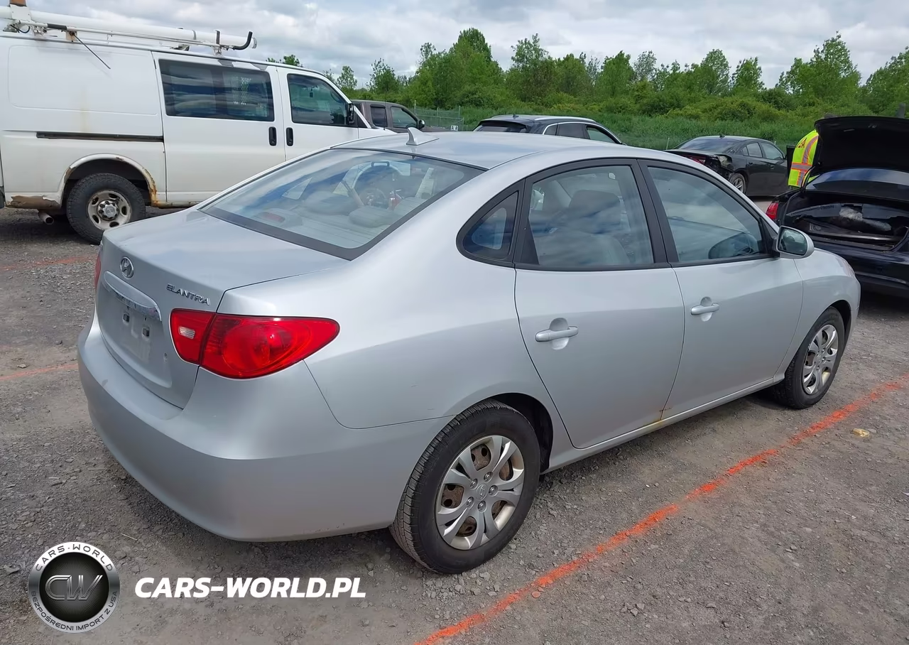 2010 Hyundai Elantra Gls VIN:KMHDU4AD7AU188682 - 4
