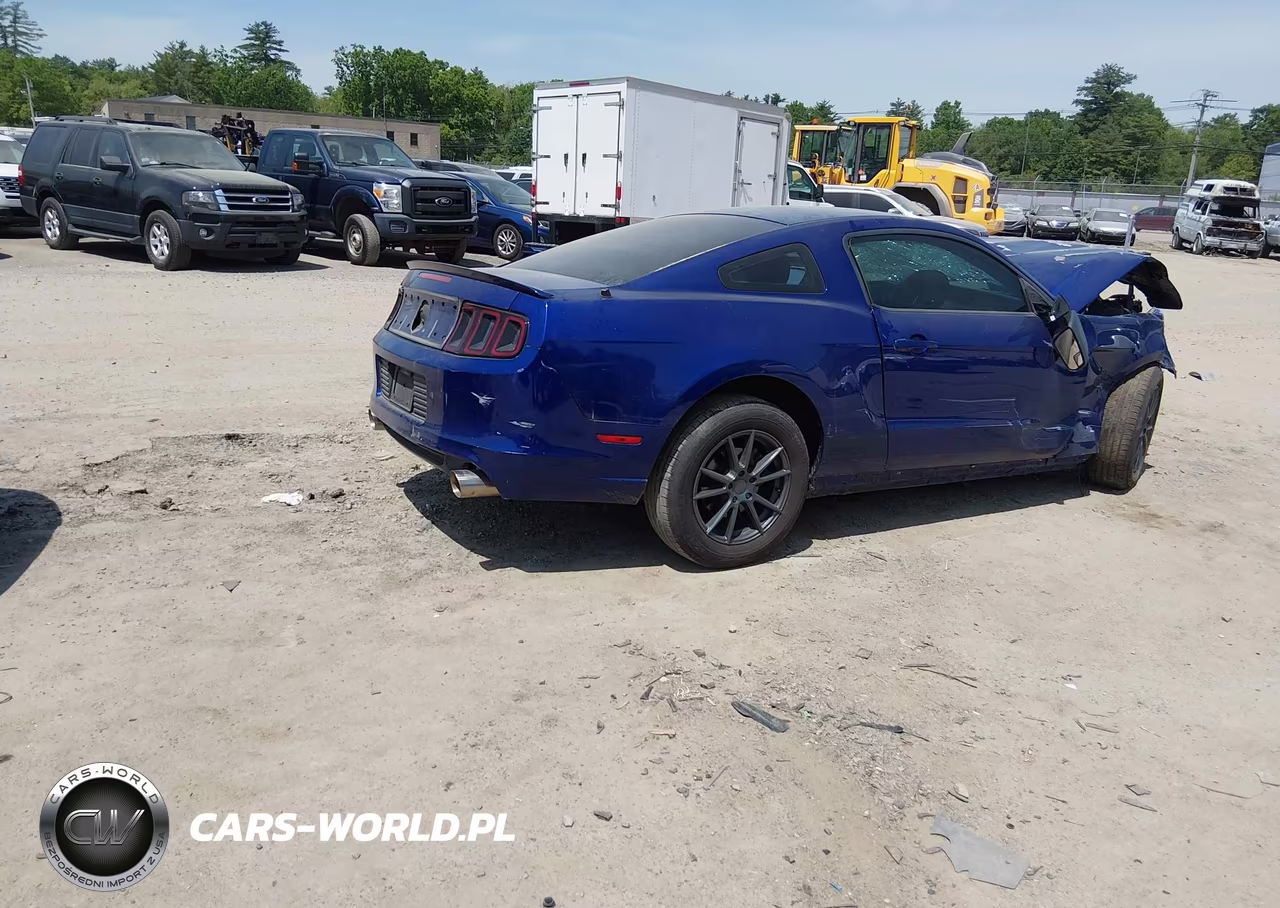 2013 Ford Mustang V6 VIN:1ZVBP8AM2D5213266 - 4