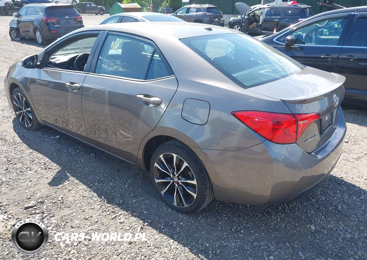 2017 Toyota Corolla Se VIN:2T1BURHE4HC751766 - 3