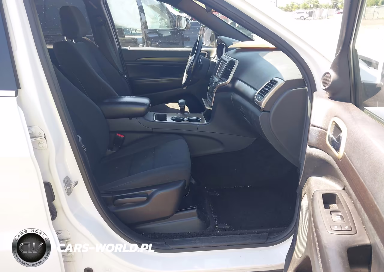 2014 Jeep Grand Cherokee Laredo VIN:1C4RJFAG0EC392907 - 5