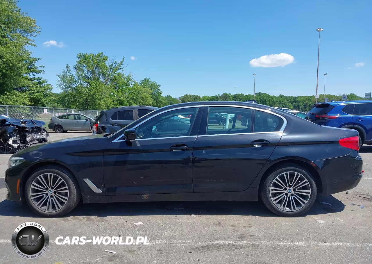 2019 BMW 530I xDrive VIN:WBAJA7C56KG911863 - 14