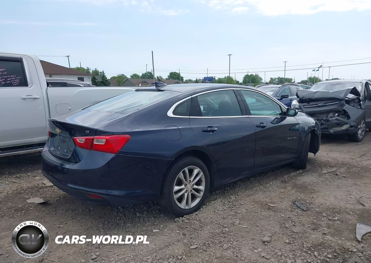 2018 Chevrolet Malibu Lt VIN:1G1ZD5STXJF181034 - 4