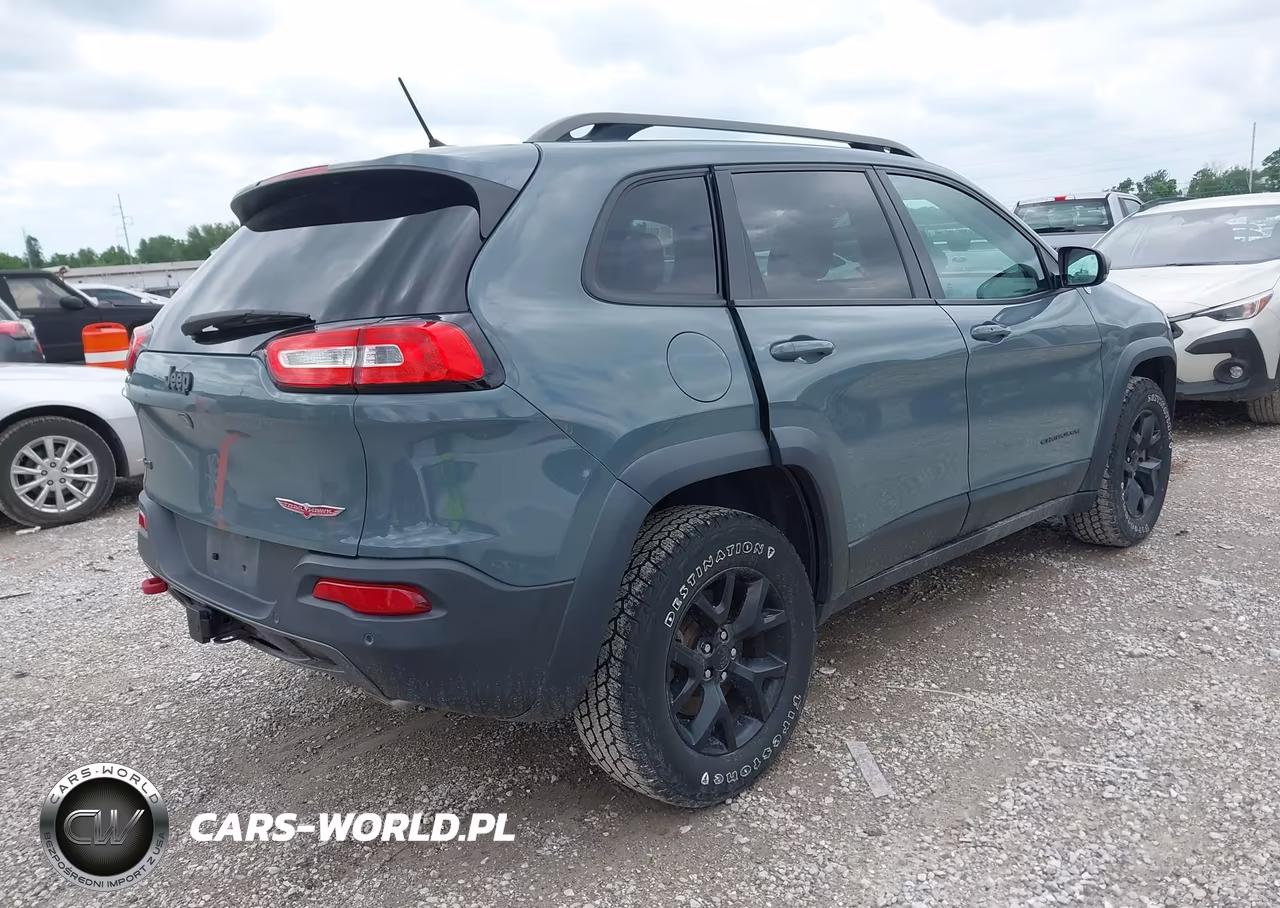 2015 Jeep Cherokee Trailhawk VIN:1C4PJMBS1FW576669 - 4