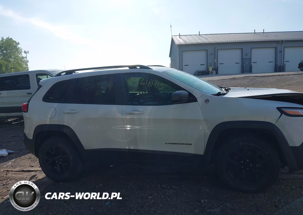 2015 Jeep Cherokee Trailhawk VIN:1C4PJMBS8FW729340 - 13