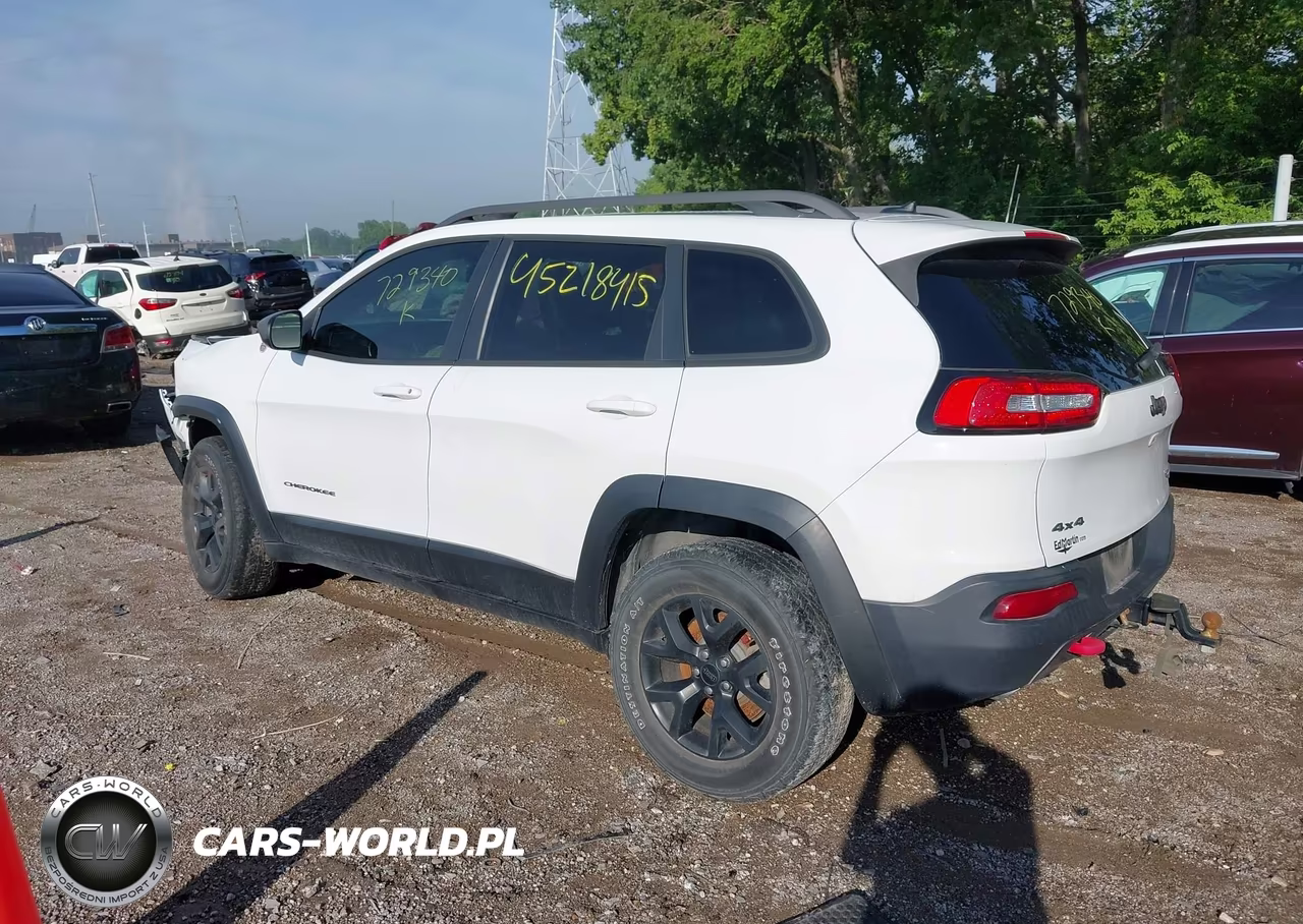 2015 Jeep Cherokee Trailhawk VIN:1C4PJMBS8FW729340 - 3