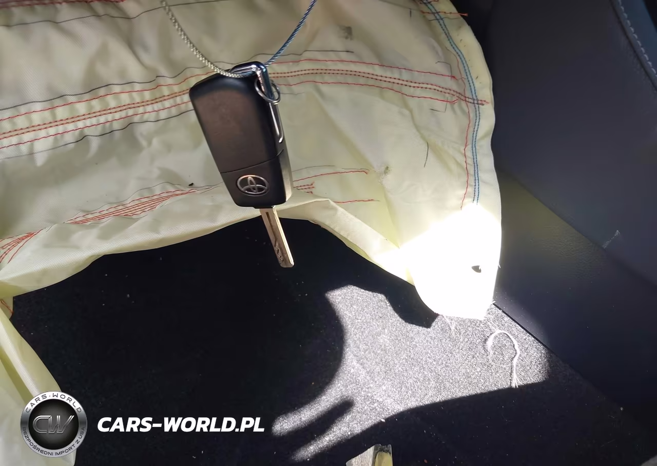 2017 Toyota Corolla Im VIN:JTNKARJE5HJ533368 - 11