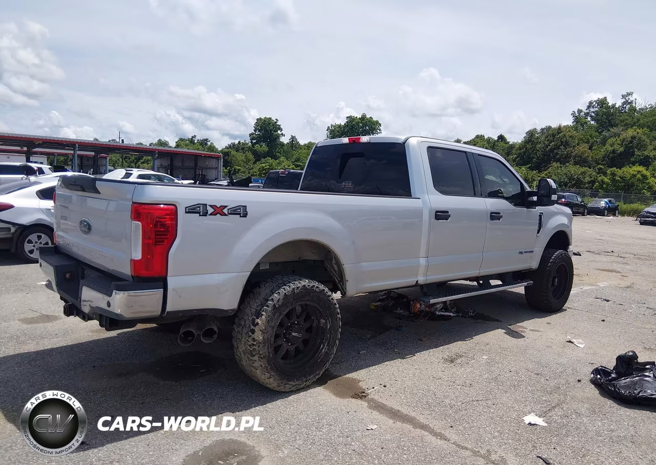2017 Ford F-250 Xlt VIN:1FT7W2BT5HED26505 - 4