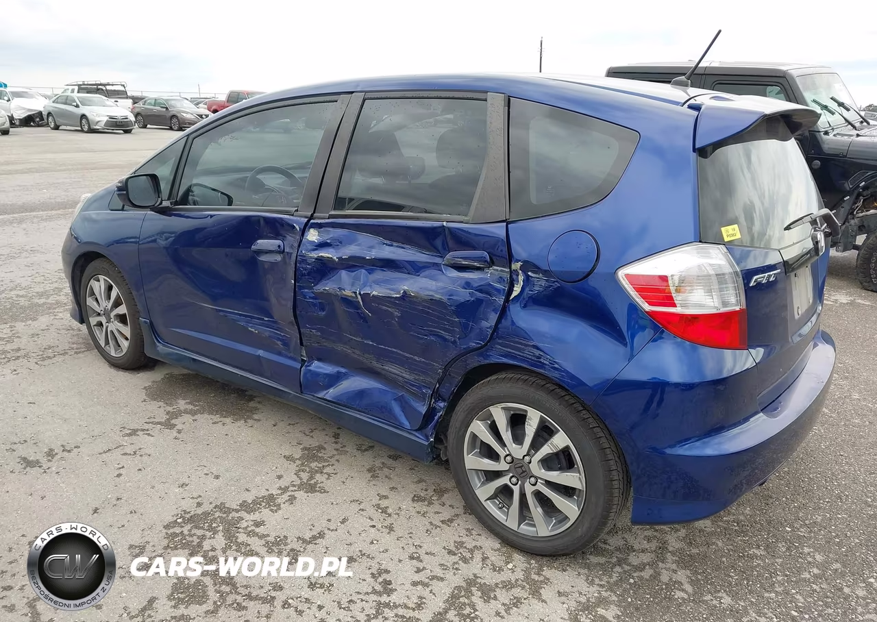 2012 Honda Fit Sport VIN:JHMGE8H56CC027221 - 3