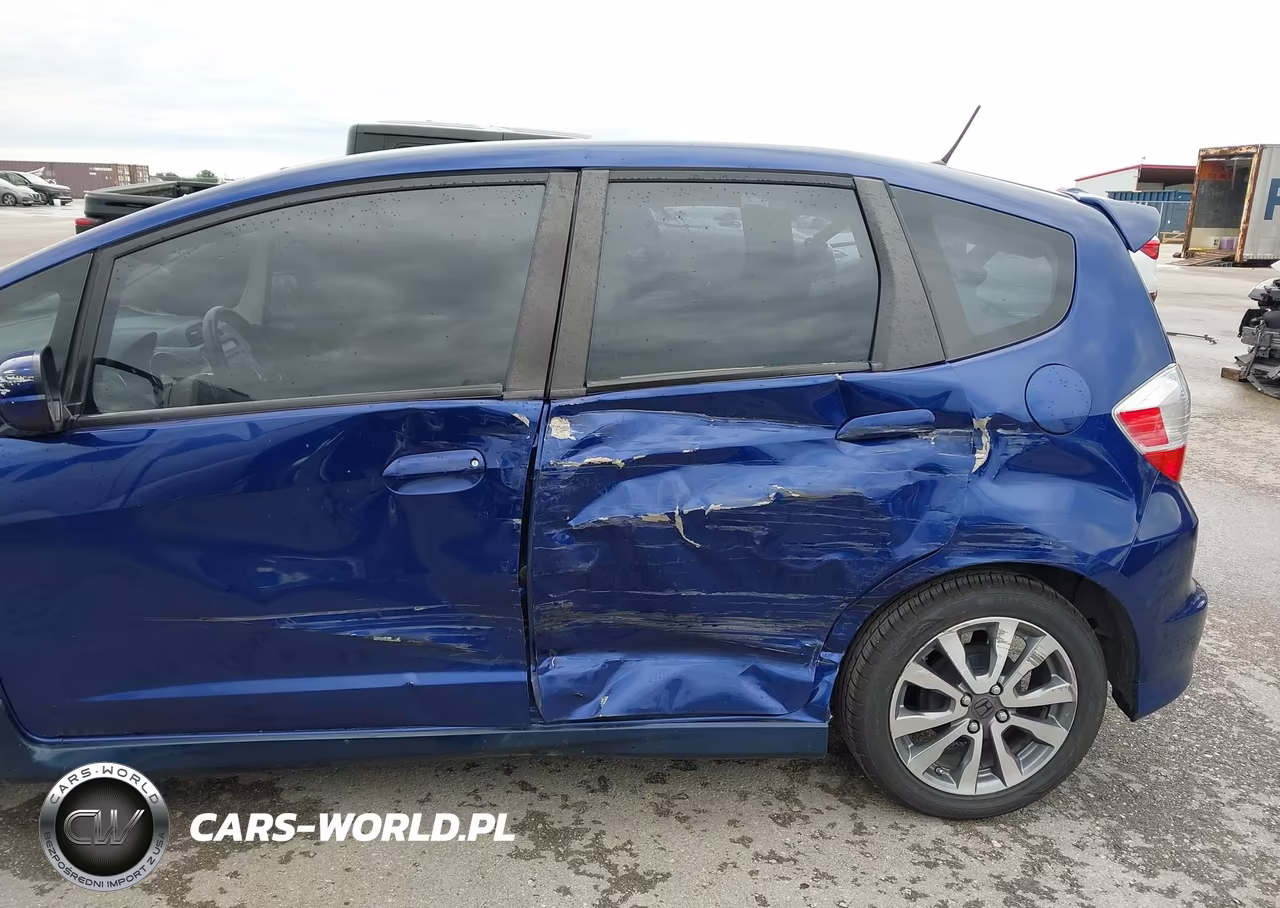 2012 Honda Fit Sport VIN:JHMGE8H56CC027221 - 6