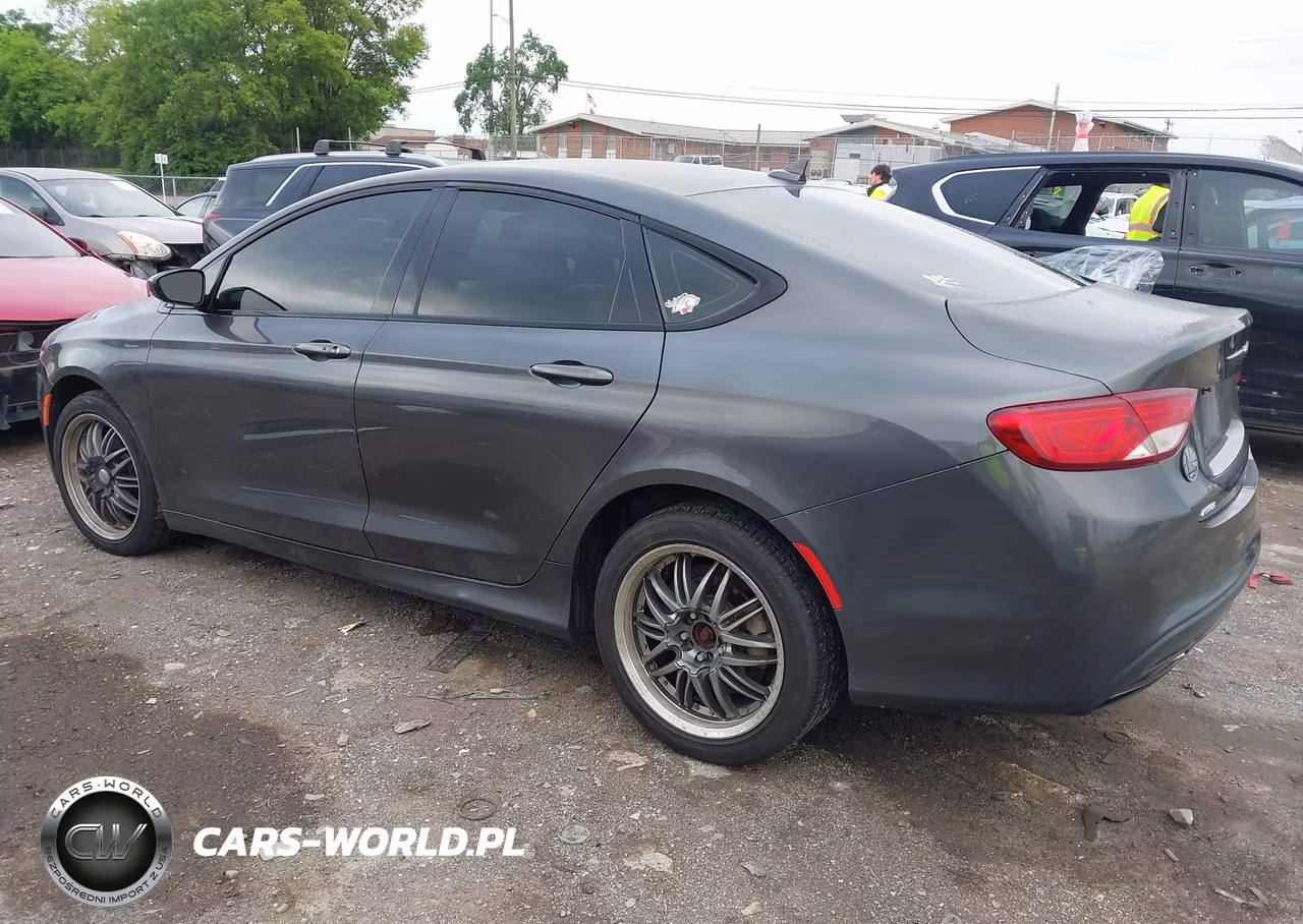 2015 Chrysler 200 S VIN:1C3CCCDG9FN615658 - 3