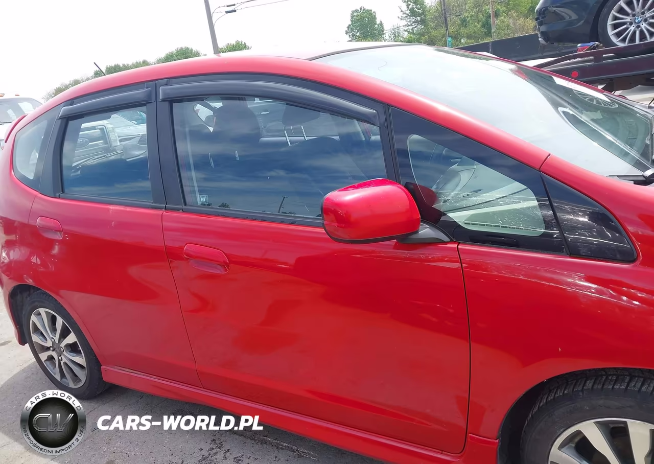 2012 Honda Fit Sport VIN:JHMGE8G52CC022597 - 13