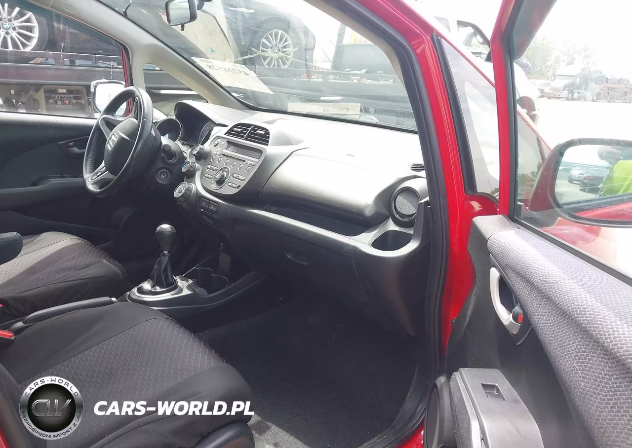 2012 Honda Fit Sport VIN:JHMGE8G52CC022597 - 5