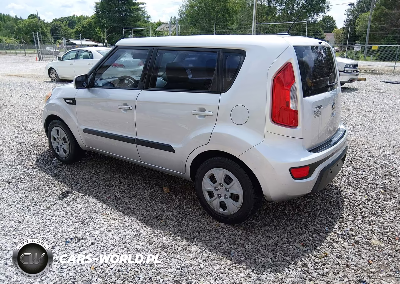 2013 Kia Soul VIN:KNDJT2A56D7755426 - 3
