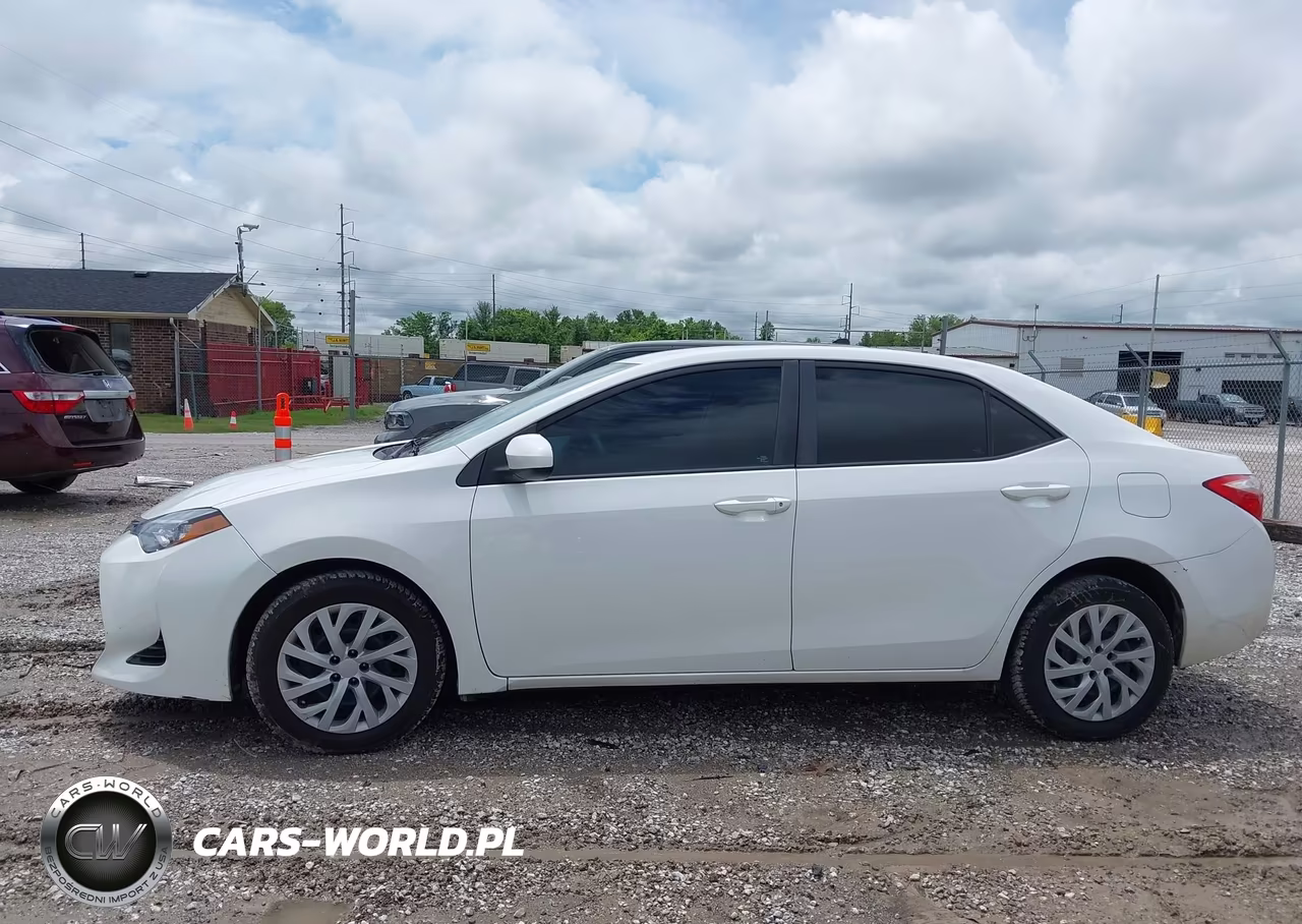 2017 Toyota Corolla Le VIN:2T1BURHE5HC892894 - 14