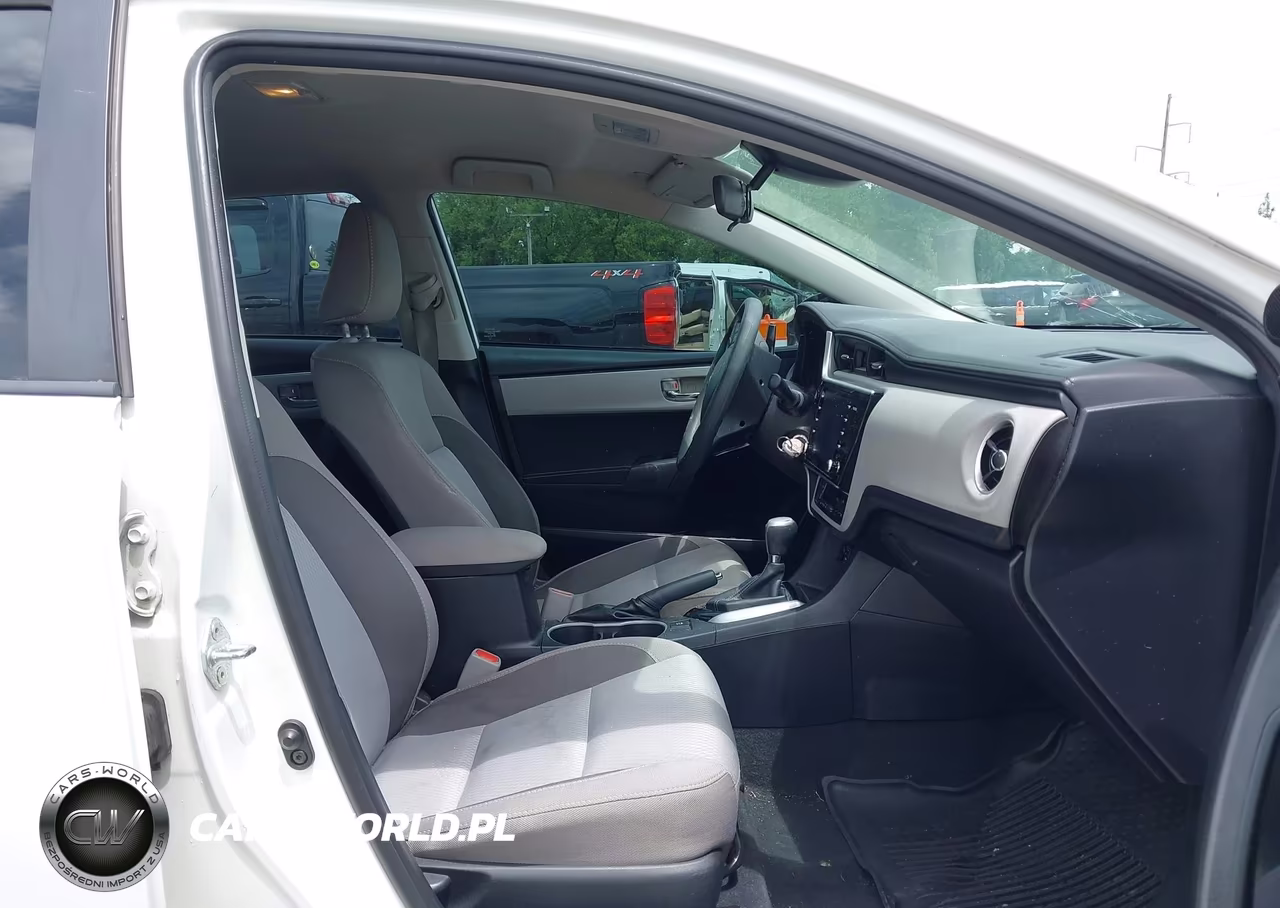 2017 Toyota Corolla Le VIN:2T1BURHE5HC892894 - 5