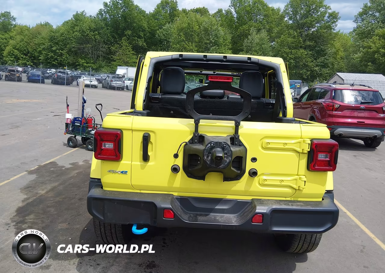2023 Jeep Wrangler 4Xe Sahara 4X4 VIN:1C4JJXP66PW555658 - 17