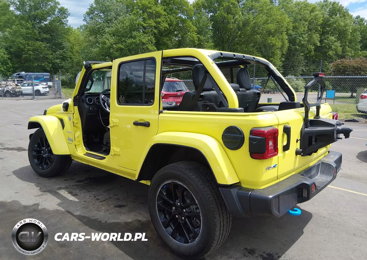 2023 Jeep Wrangler 4Xe Sahara 4X4 VIN:1C4JJXP66PW555658 - 3