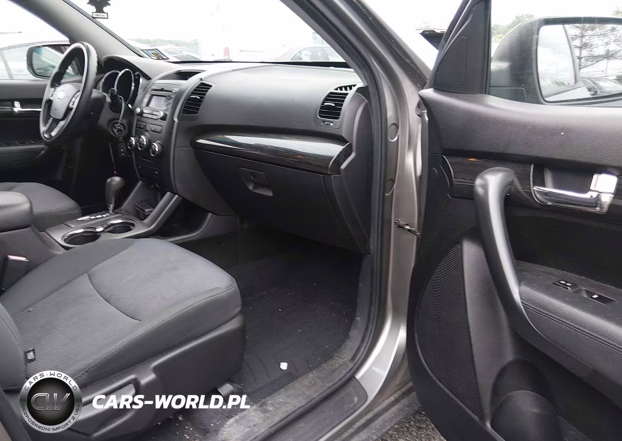 2012 Kia Sorento Lx VIN:5XYKT3A64CG268827 - 5