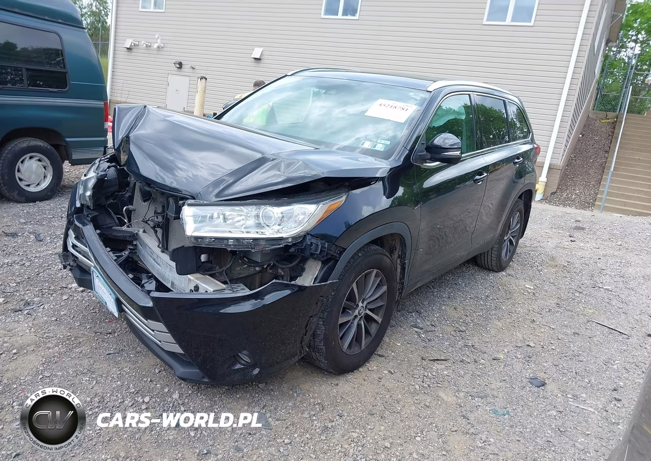 2019 Toyota Highlander Xle VIN:5TDJZRFHXKS606174 - 2