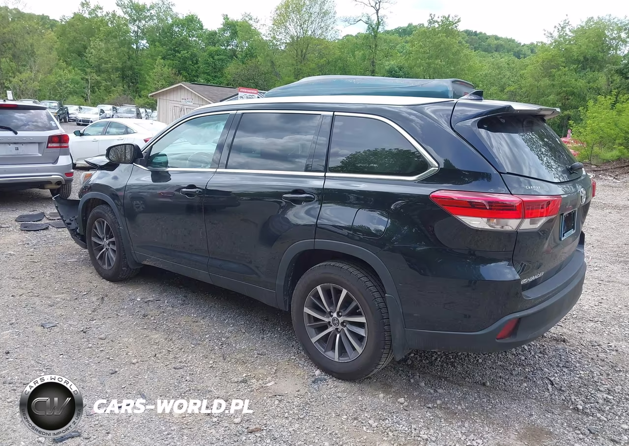 2019 Toyota Highlander Xle VIN:5TDJZRFHXKS606174 - 3