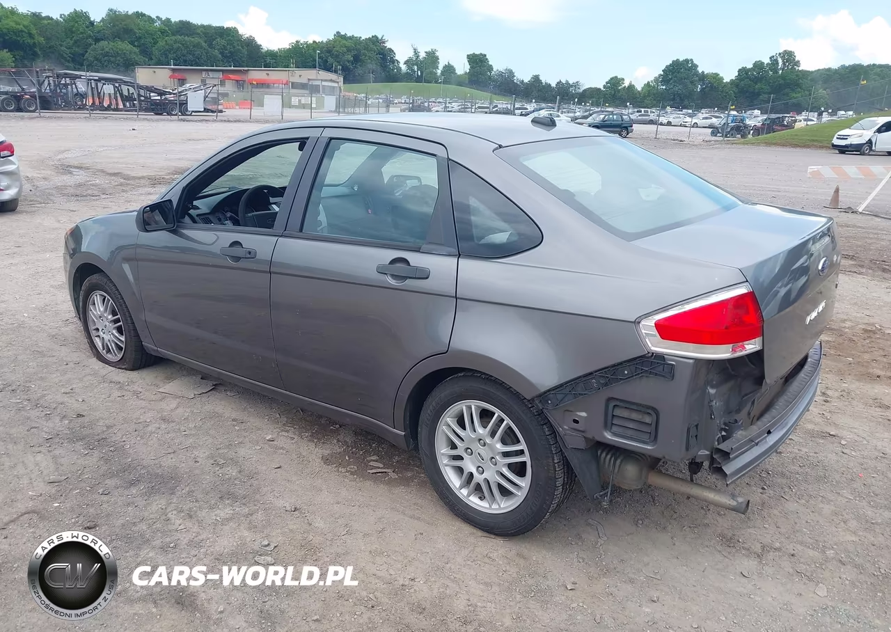 2010 Ford Focus Se VIN:1FAHP3FN5AW210262 - 3