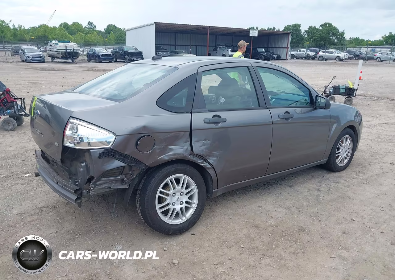2010 Ford Focus Se VIN:1FAHP3FN5AW210262 - 4