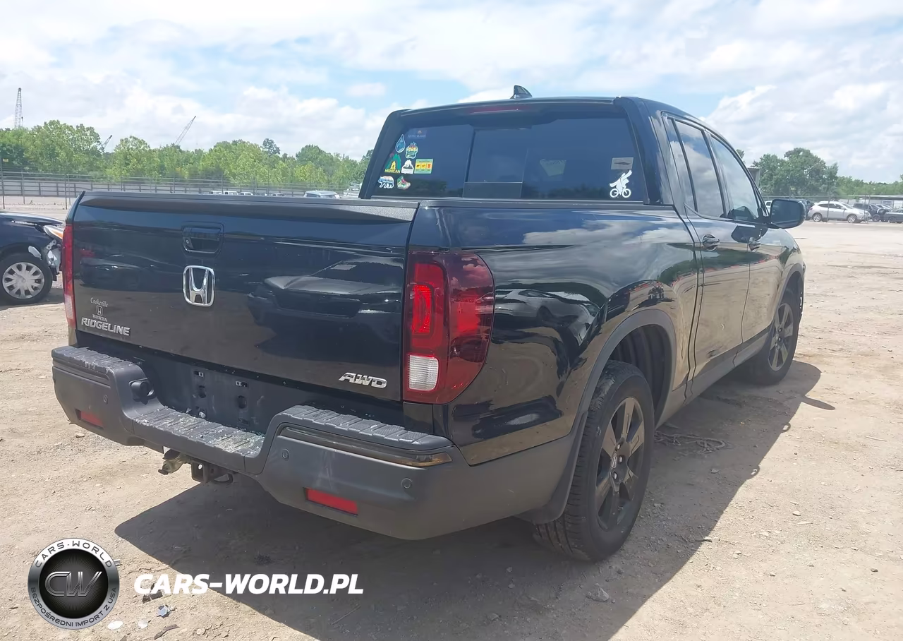 2018 Honda Ridgeline Black Edition VIN:5FPYK3F81JB016942 - 4