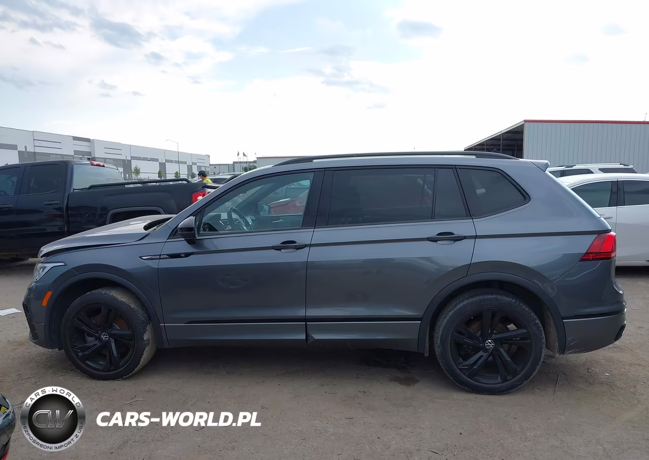 2023 Volkswagen Tiguan 2.0T Se R-Line Black VIN:3VVCB7AX0PM070201 - 14