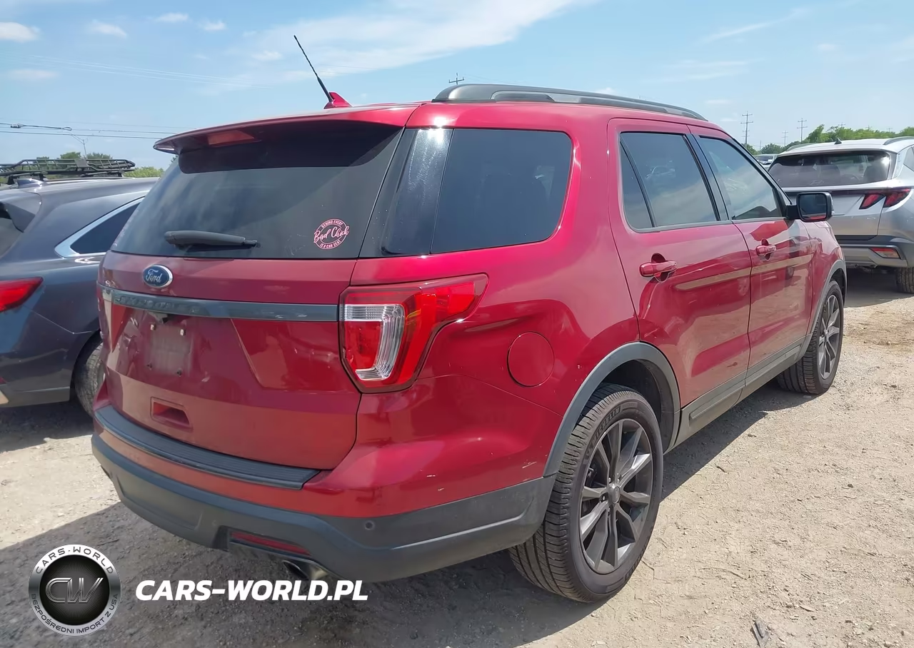 2018 Ford Explorer Xlt VIN:1FM5K7D82JGA13541 - 4