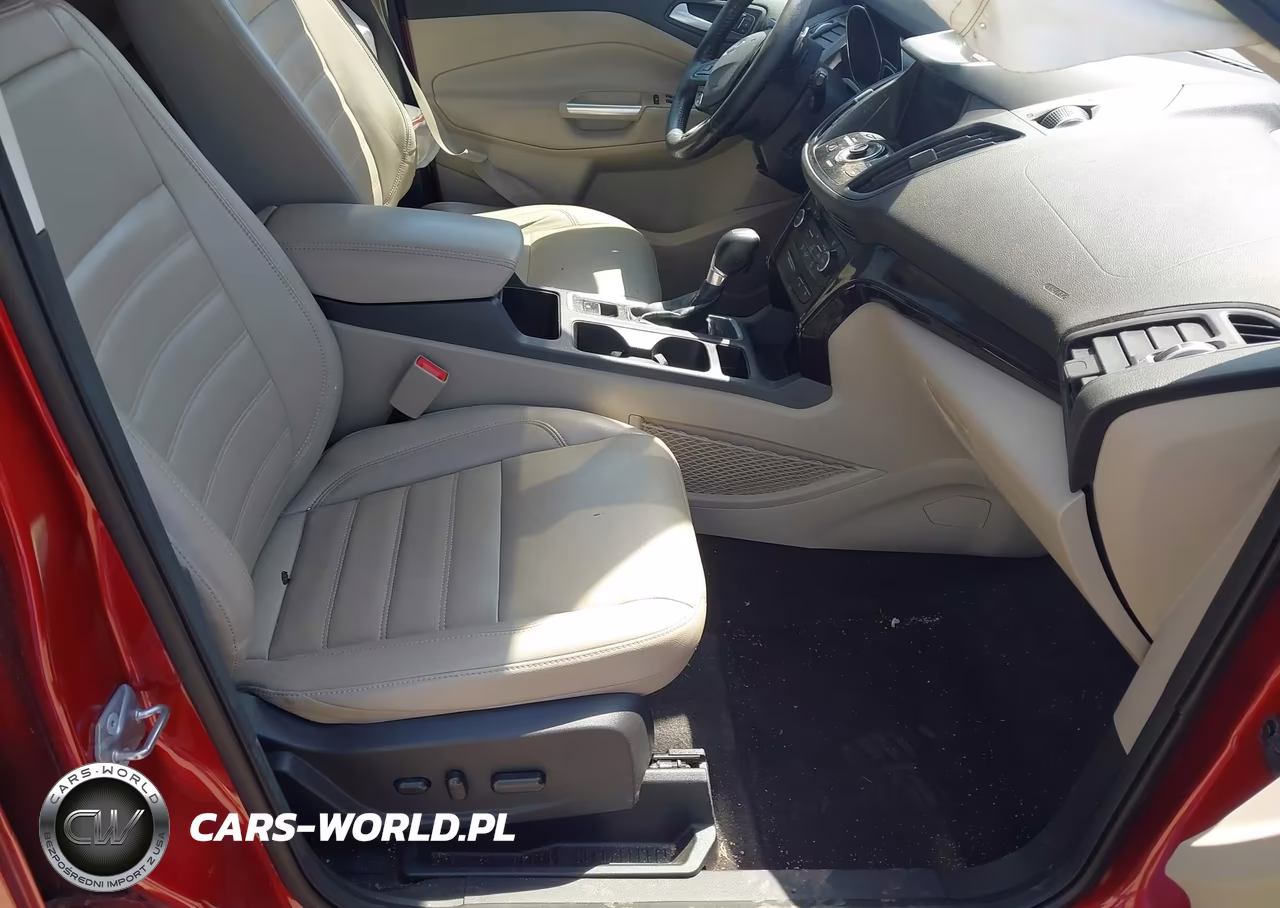 2017 Ford Escape Titanium VIN:1FMCU9J93HUE18376 - 5
