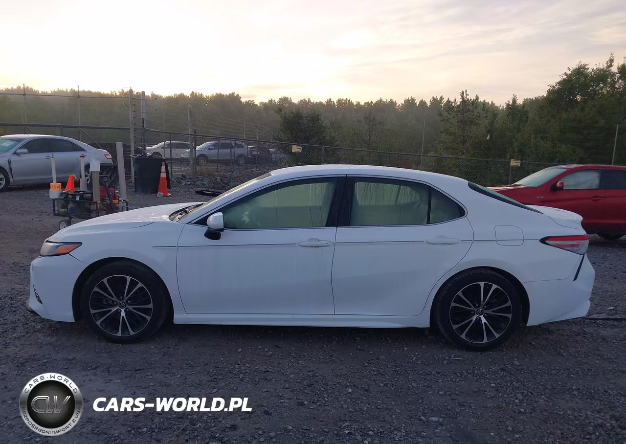 2018 Toyota Camry Se VIN:4T1B11HK9JU656625 - 14