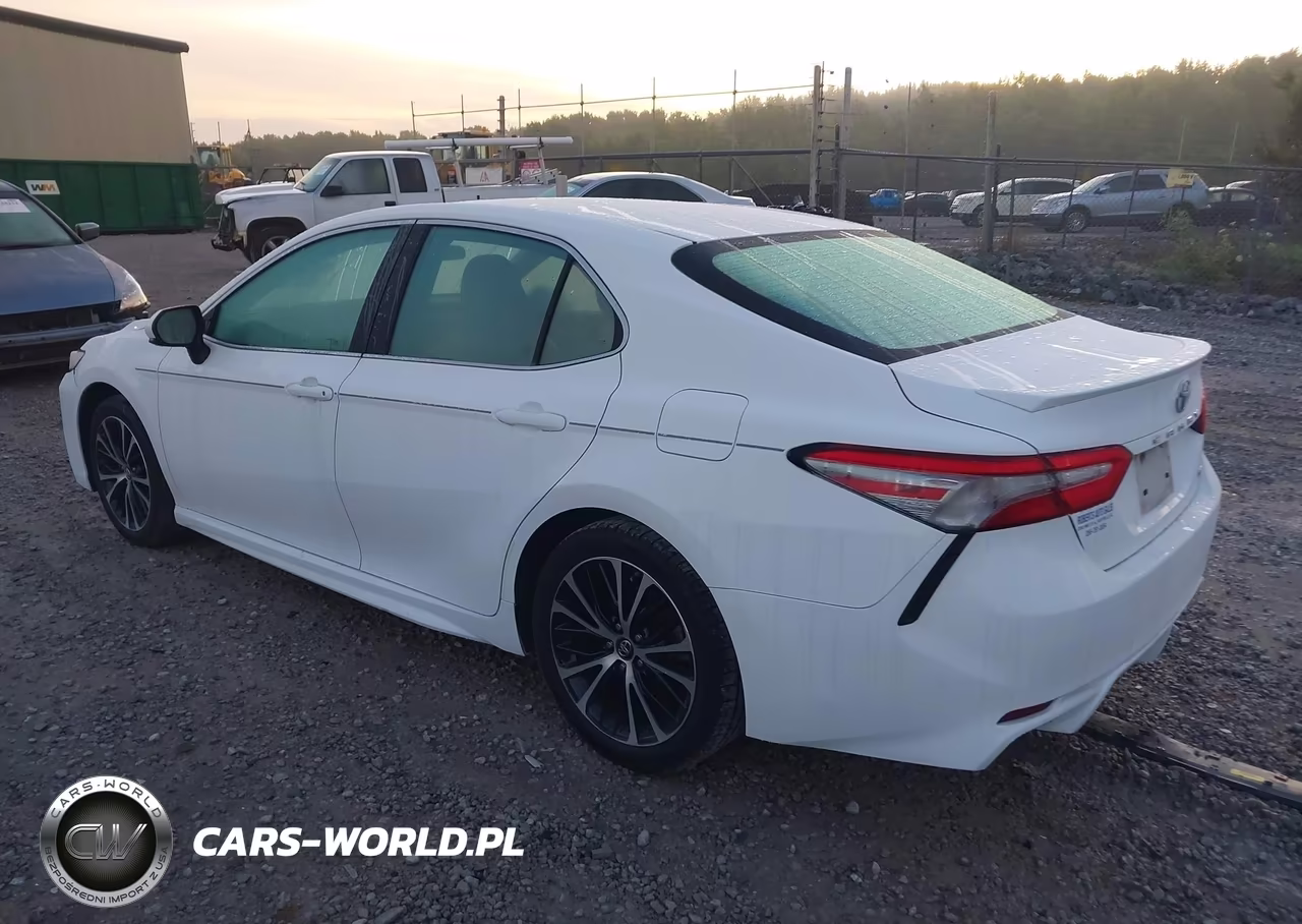 2018 Toyota Camry Se VIN:4T1B11HK9JU656625 - 3