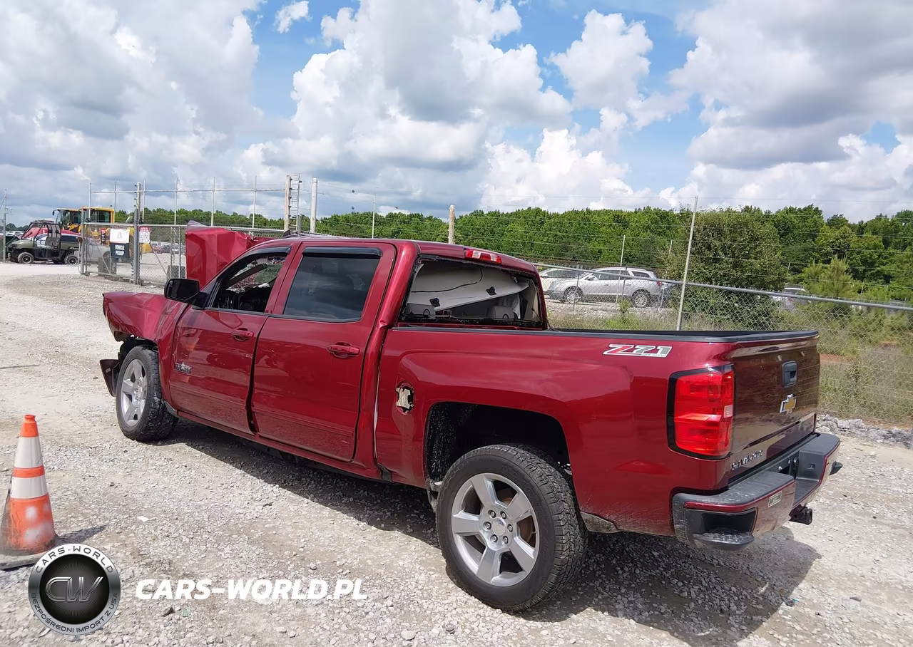 2018 Chevrolet Silverado 1500 2Lt VIN:3GCUKREC5JG226860 - 3